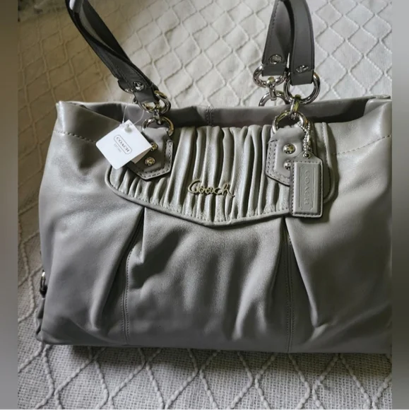 NWT Coach Ashley Ruched Leather Shoulder Bag W/2 Freebies - Picture 4 of 13